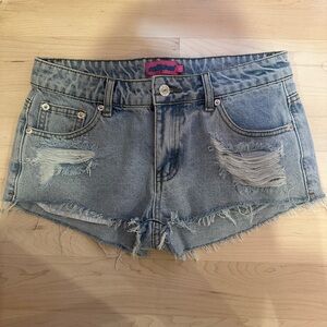 EDIKTED JEAN SHORTS